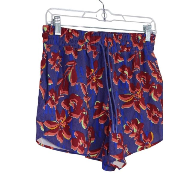 The Athleta Crossroads Women's Floral Purple Shorts Size Small - Picture 4 of 5